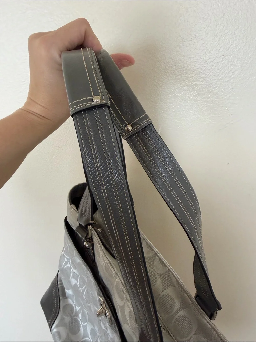 COACH Vintage Hampton Grey and Silver Shoulder Bag